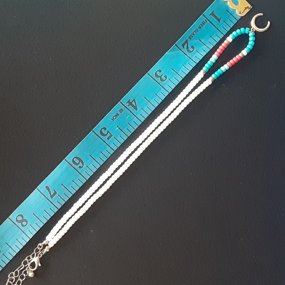 Metal Horseshoe Beaded Necklace - Picture 6 of 6